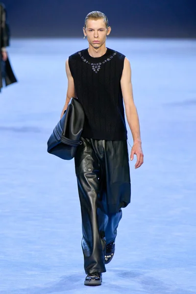 Look 53